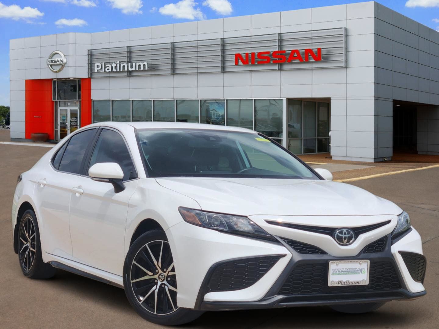 Ice 2023 Toyota Camry Sedan Front-Wheel Drive 8-Speed Automatic