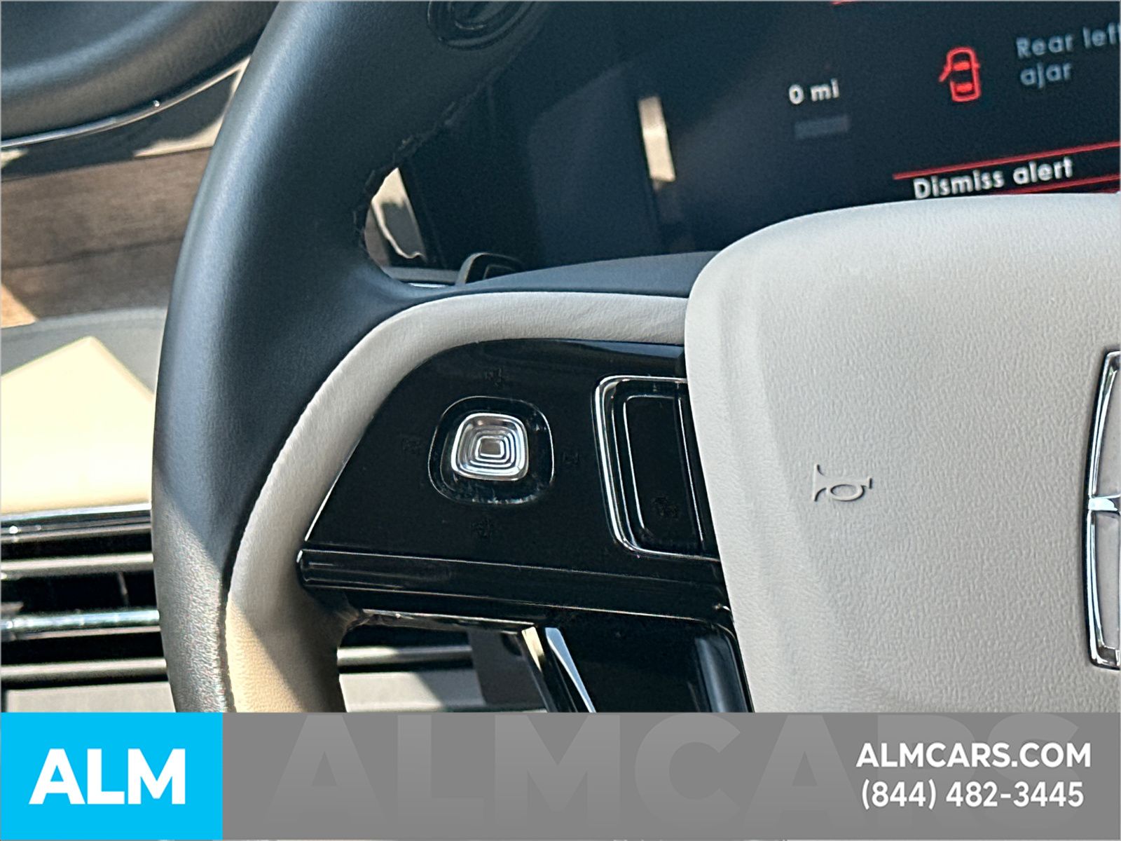 Used 2025 White Lincoln Grand Touring image 29