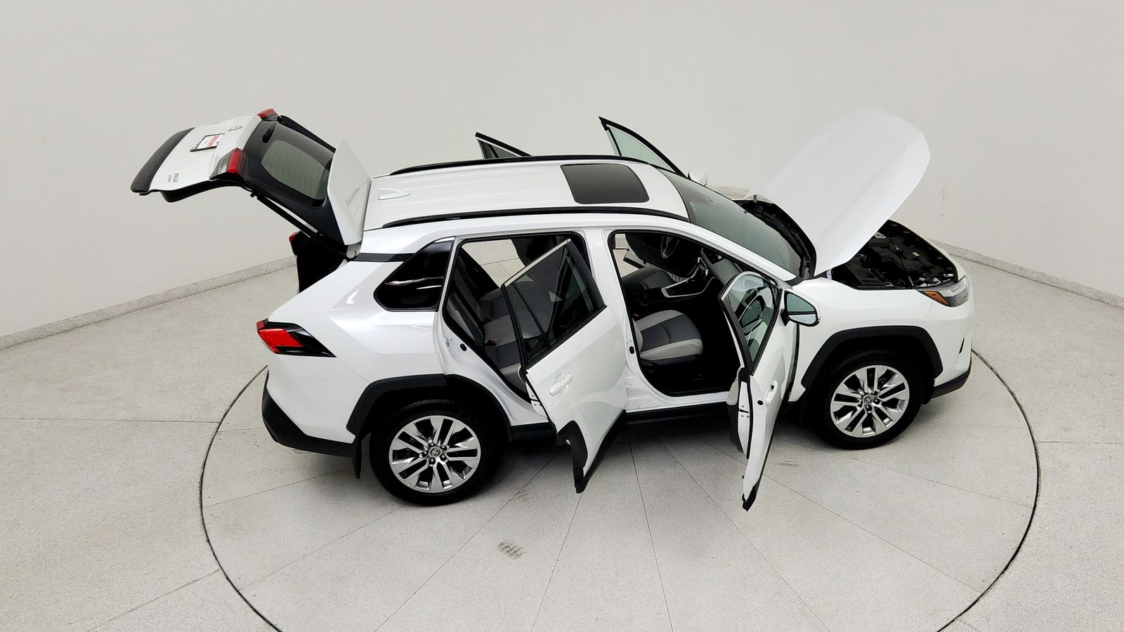 Used 2025 Beige Toyota XLE Premium image 24