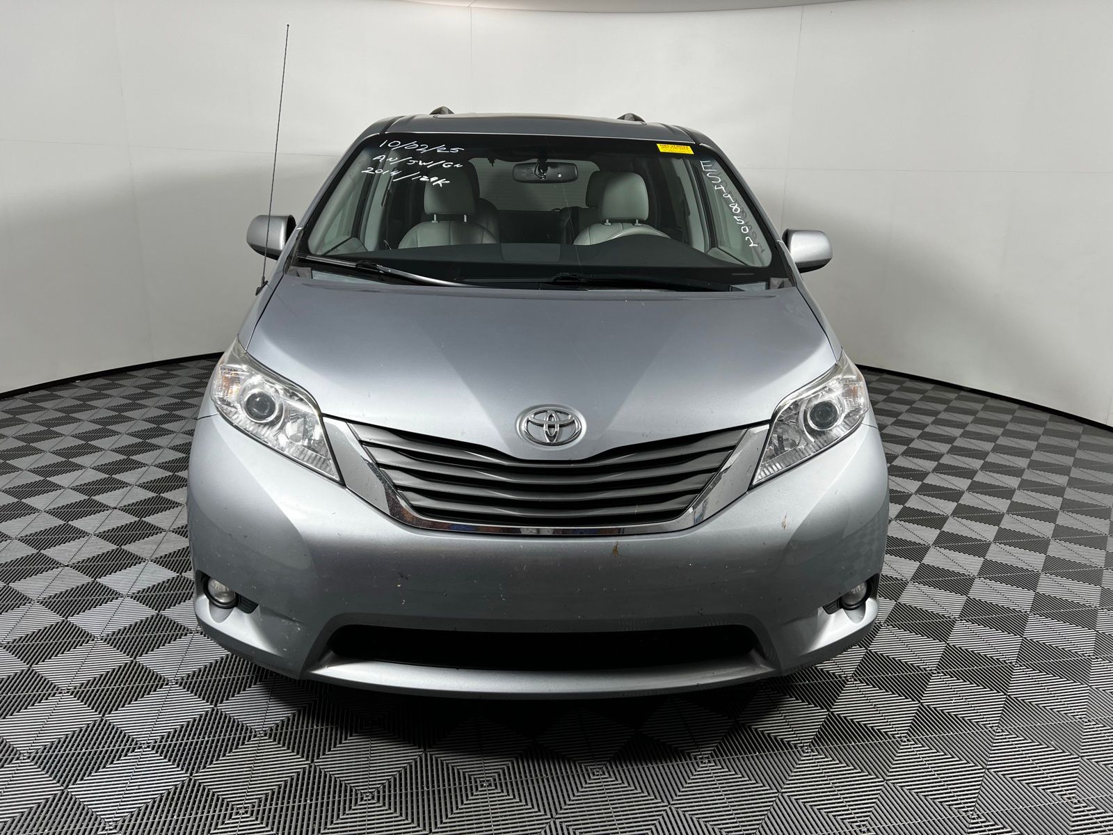 Thumbnail: 2014 Toyota Sienna - 2