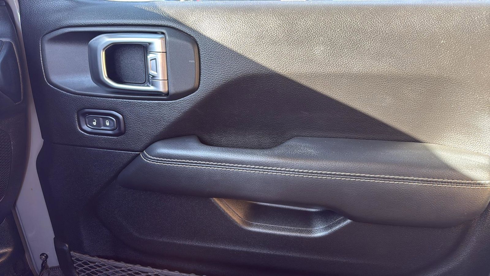 Used Car 2020 Jeep Gladiator  Overland For Sale Under $30,000 In Austin, Texas