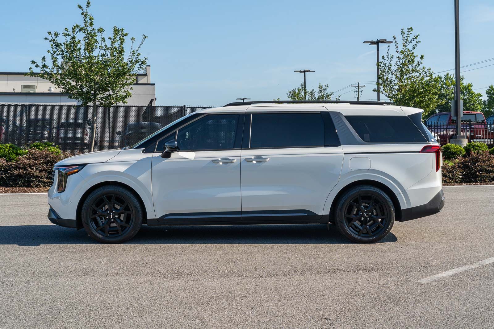 Used 2025 Kia Carnival Van
