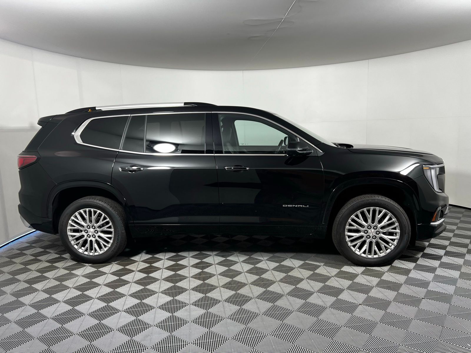 Thumbnail: 2024 GMC Acadia - 4