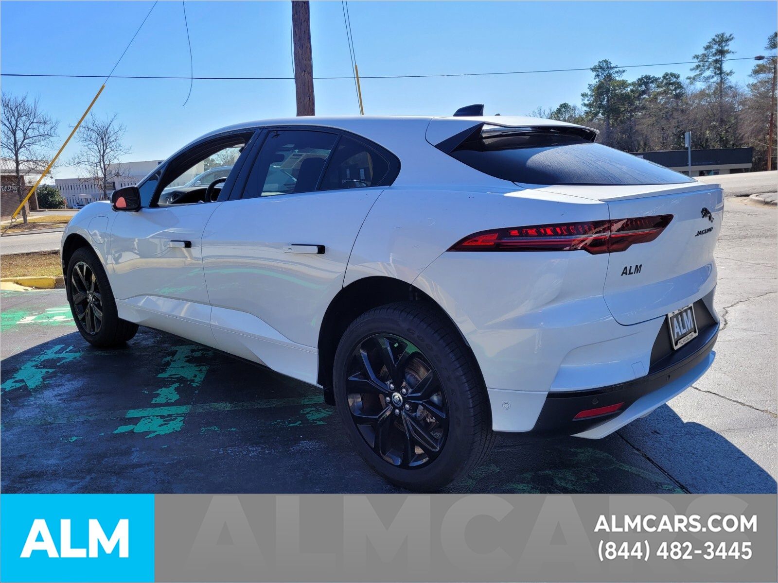 Used 2024 Ostuni Pearl White Jaguar HSE image 8