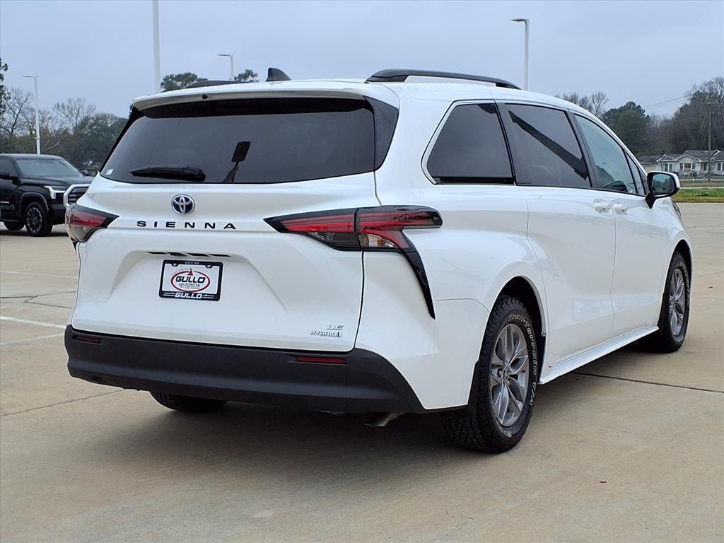 2022 Toyota Sienna LE White at AutoSavvy Houston Southwest