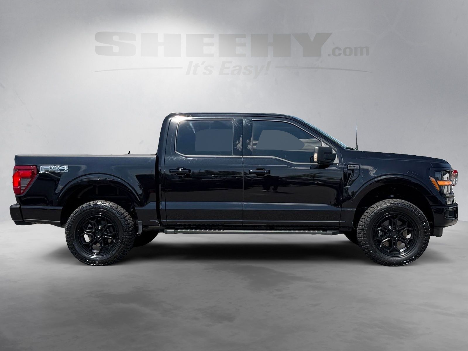 Used 2026 Agate Black Metallic Ford XLT image 10