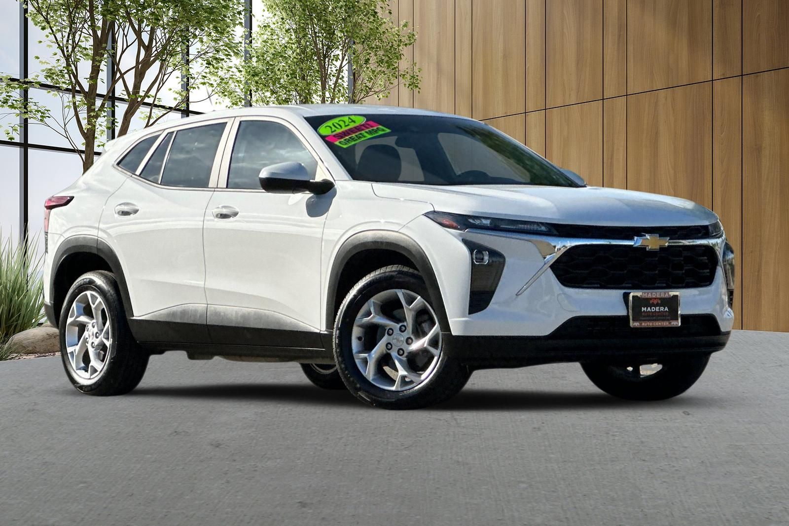 View vehicle photo 2