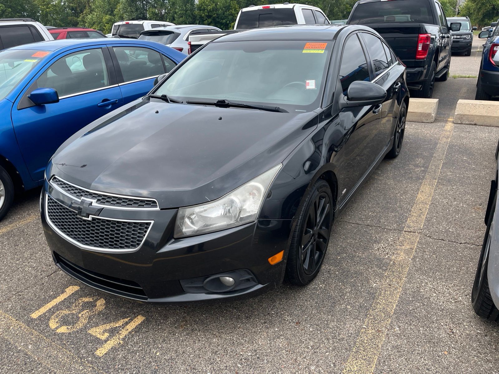 Black Granite Metallic 2013 Chevrolet Cruze Sedan Front-Wheel Drive 6-Speed Automatic Overdrive