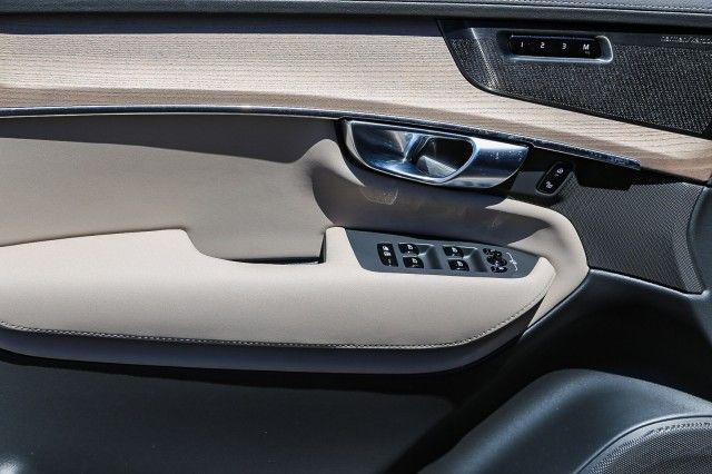 2026 Volvo XC90 Plus - Photo 16