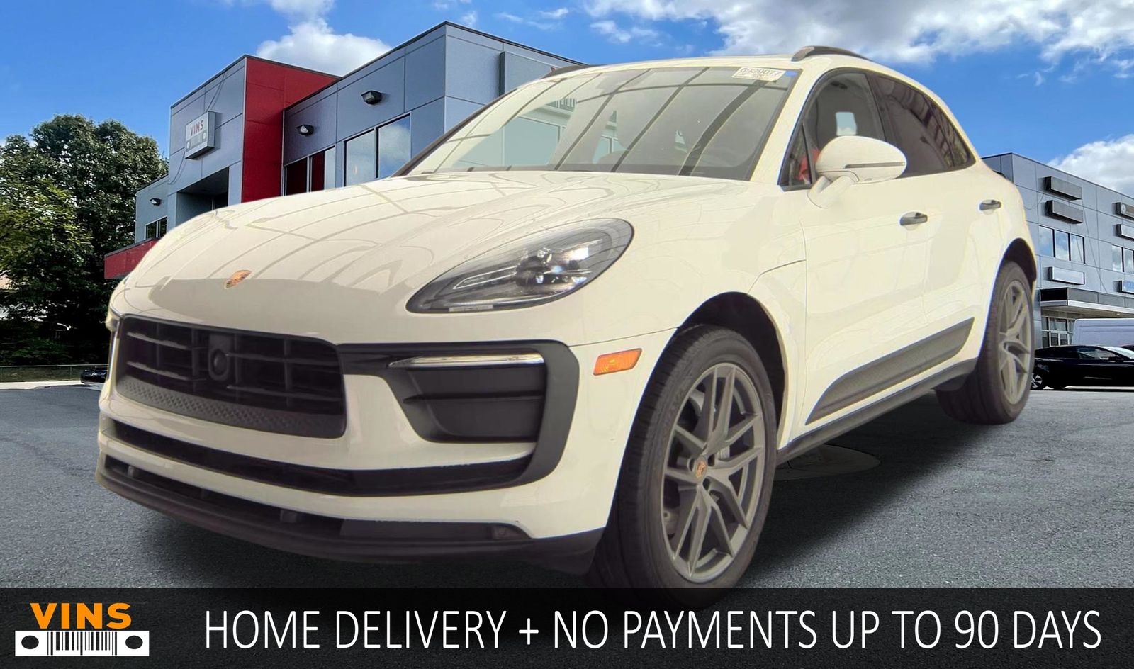 2022 Porsche Macan -'s photo