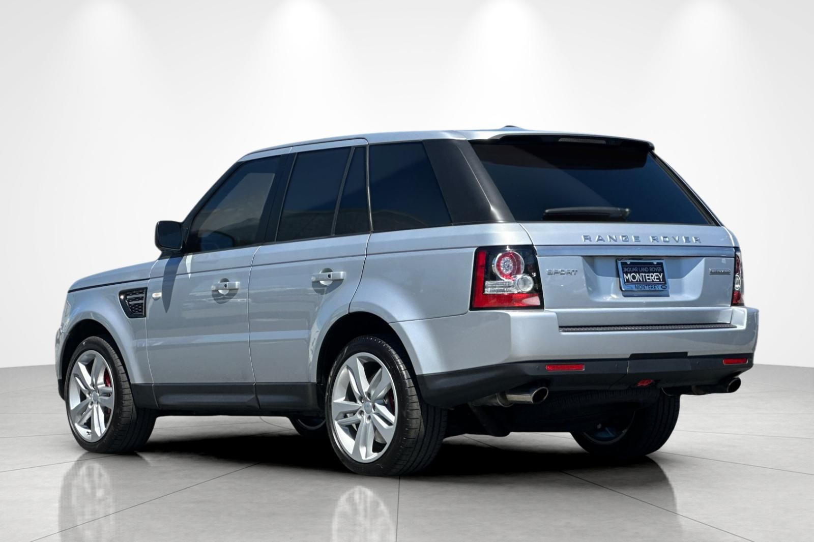 View vehicle photo 4