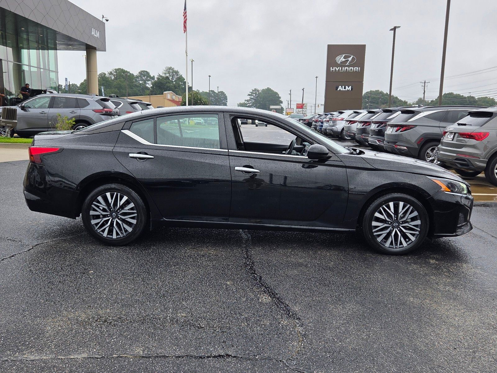 Used 2025 Black Nissan 2.5 SV image 14