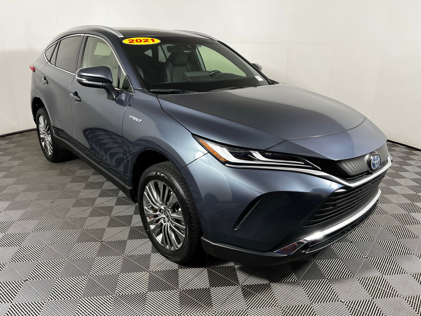 2021 Toyota Venza XLE 3