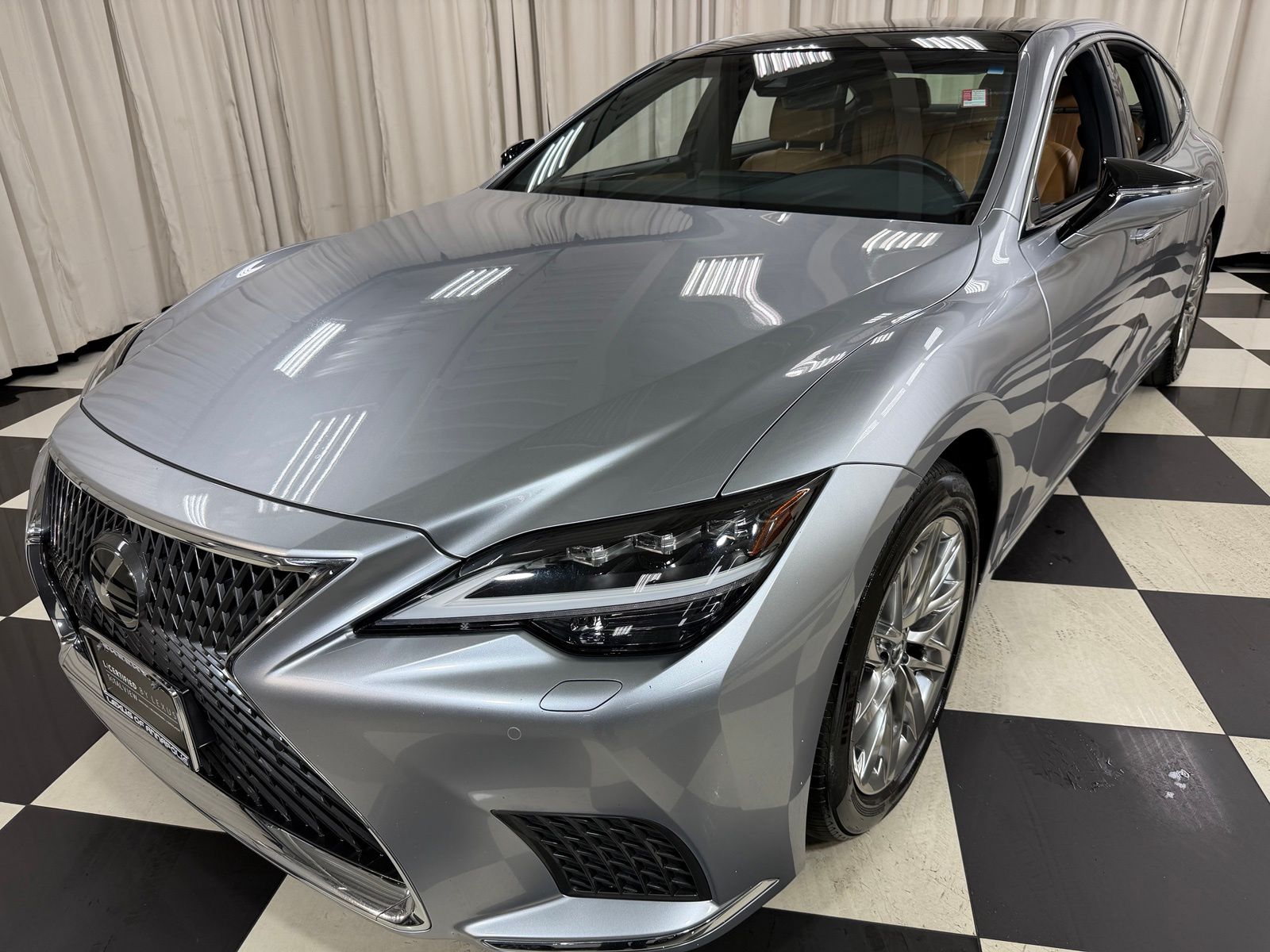 Used 2021 Silver Lexus 500 AWD image 3