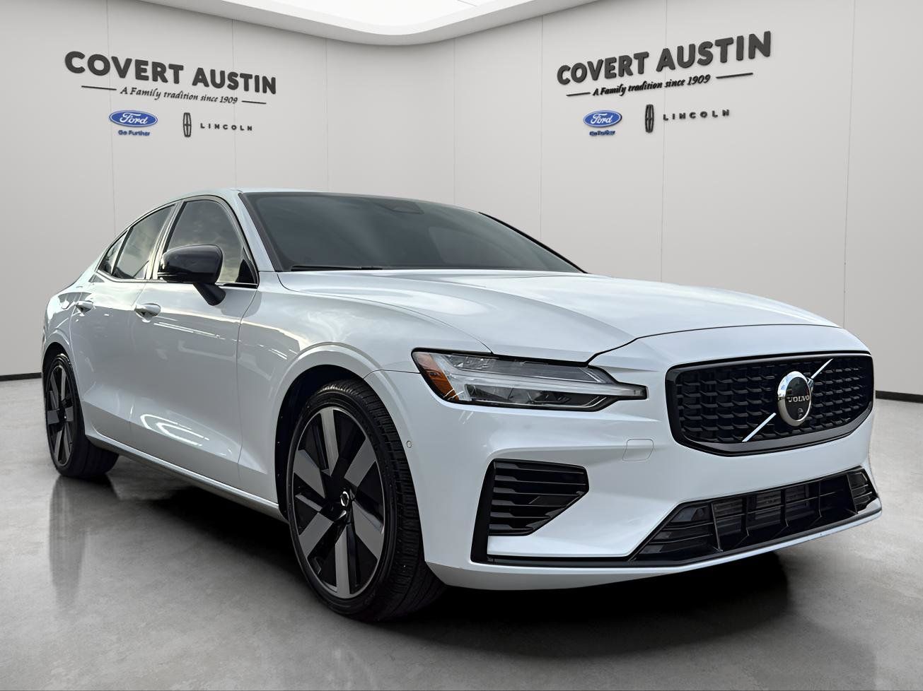 Used Car 2024 Volvo S60 Recharge Plug-in Hybrid  T8 Plus Dark Theme For Sale Under $40,000 In Austin, Texas