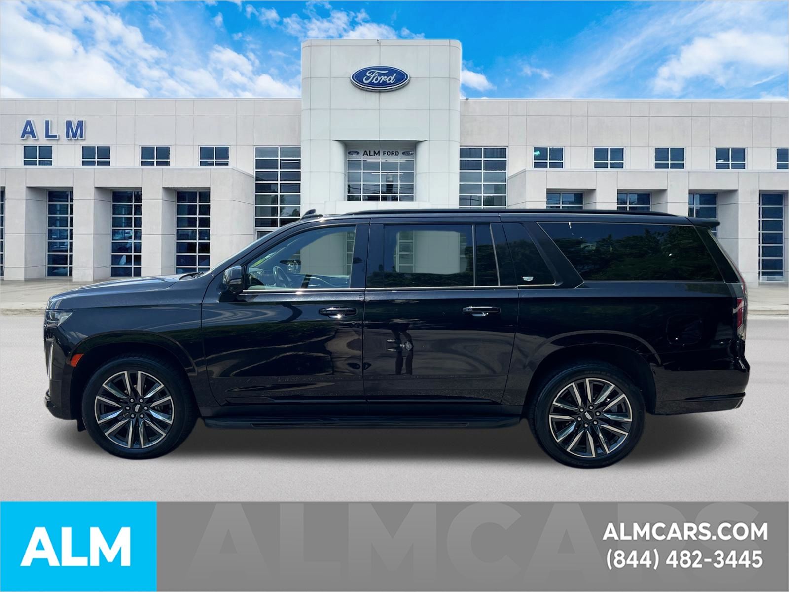 Used 2022 Black Cadillac Sport image 9