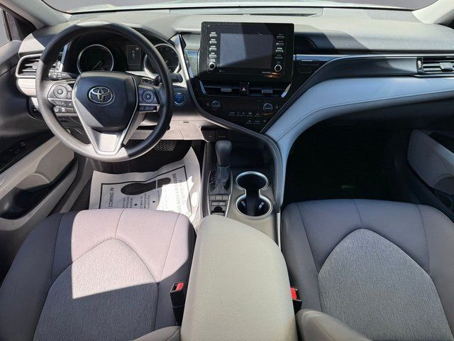 Used 2022 Silver Toyota LE image 3