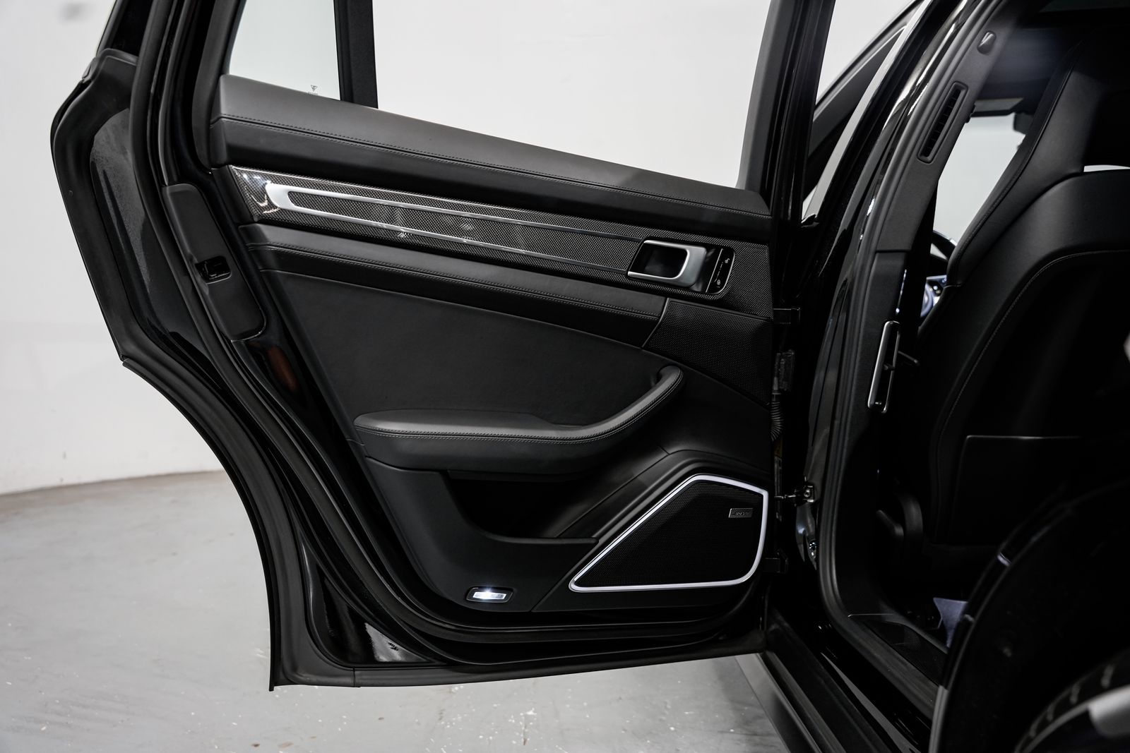 2018 Porsche Panamera Sport Turismo 4S — photo 32