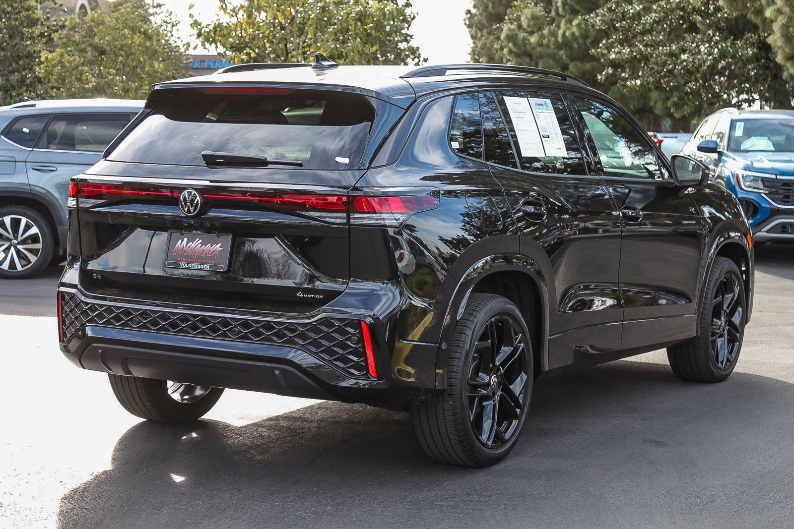 View vehicle photo 6