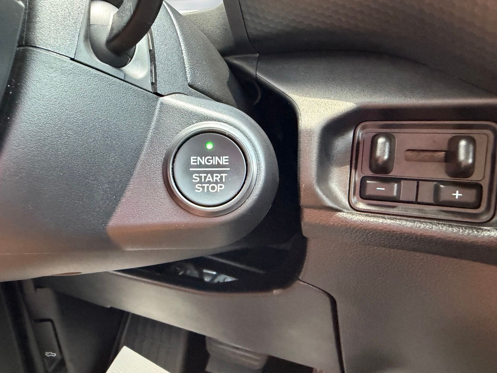 2025 Ford Ranger image 23
