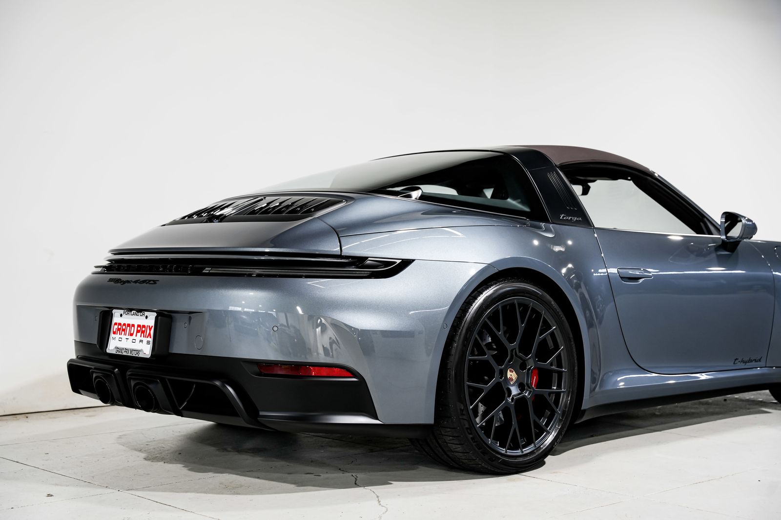 2025 Porsche 911 Targa 4 GTS — photo 41