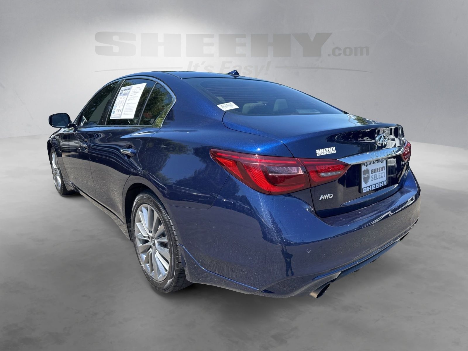 Used 2022 Grand Blue INFINITI LUXE image 15