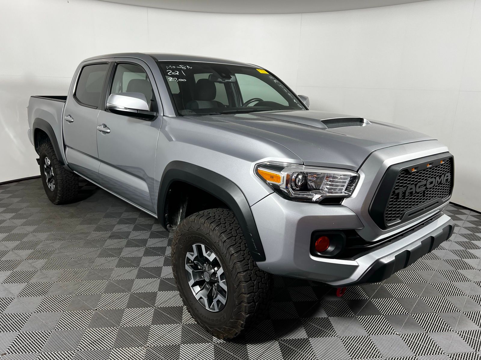 Thumbnail: 2021 Toyota Tacoma - 3