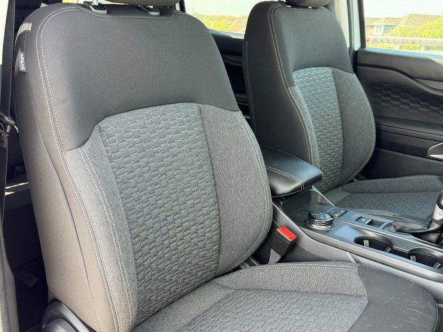 New 2025 Oxford White Ford XLT image 6