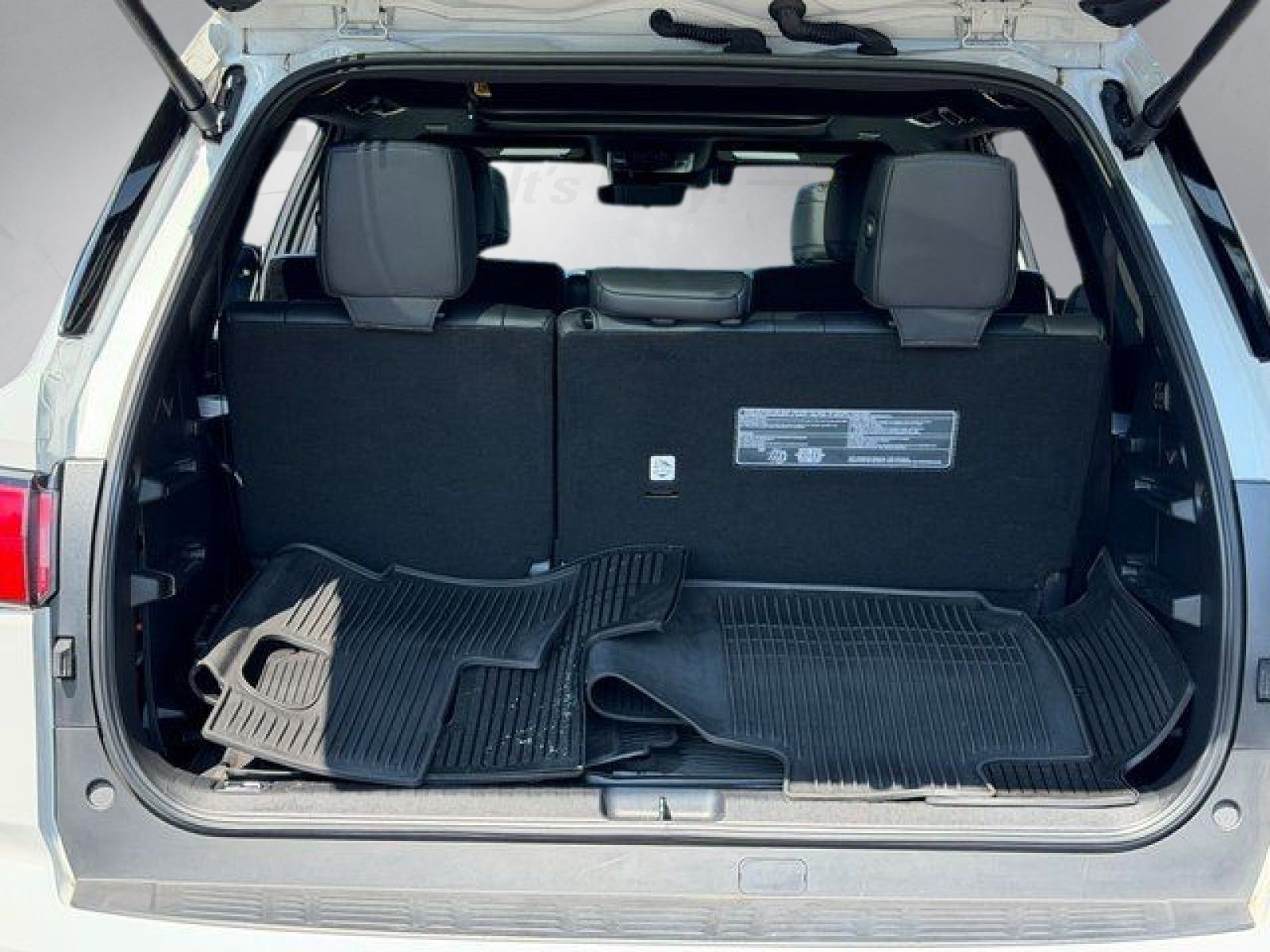 Used 2023 Pearl Toyota Platinum image 28