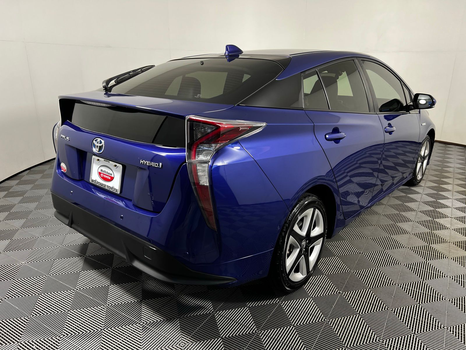 Thumbnail: 2018 Toyota Prius - 5
