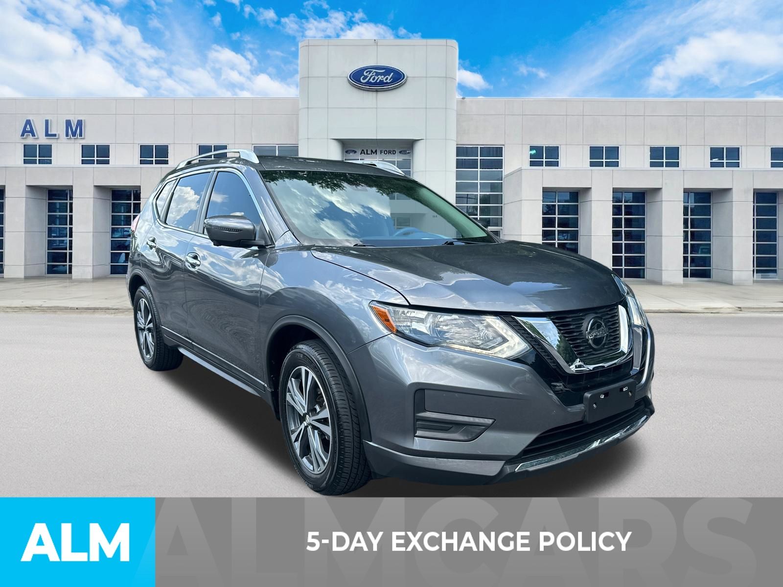 Used 2019 Gray Nissan SV image 3