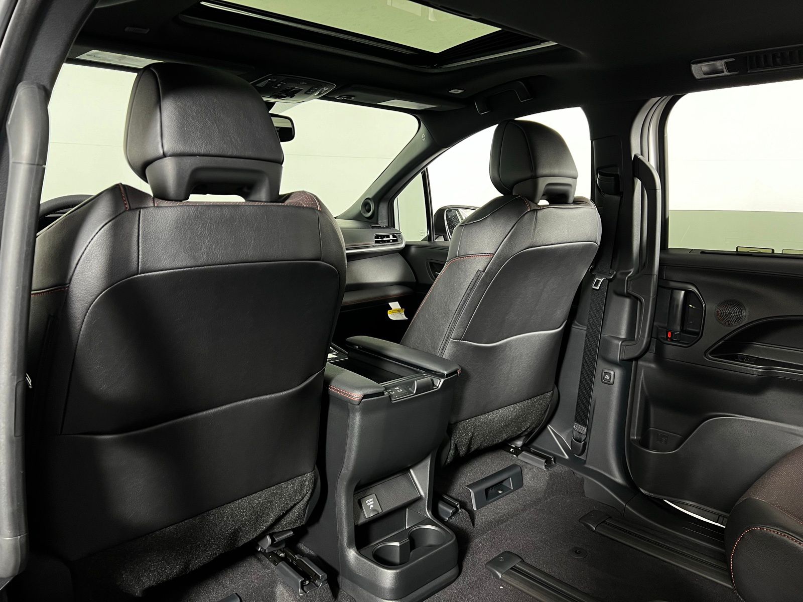2025 Toyota Sienna XSE 19