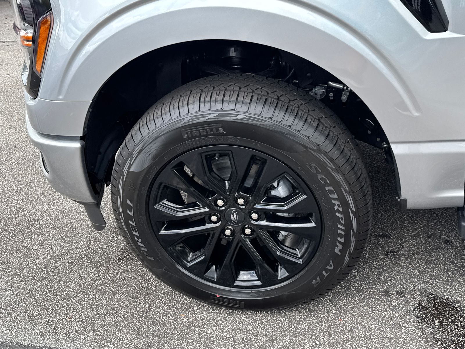 New 2025 Iconic Silver Metallic Ford XLT image 12