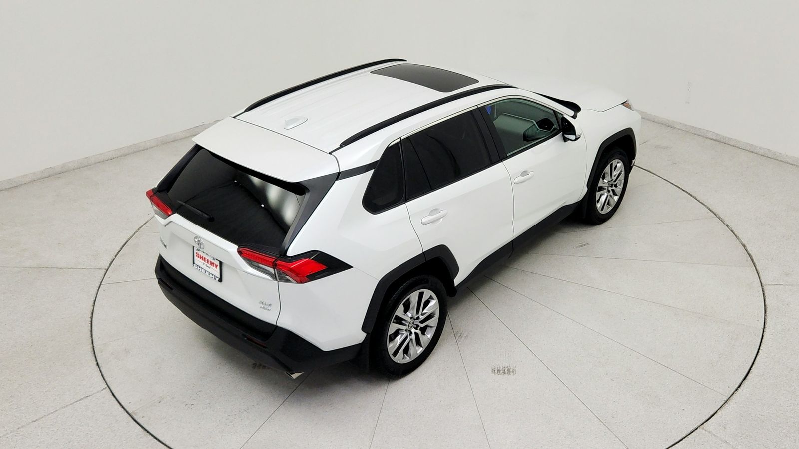 Used 2025 Beige Toyota XLE Premium image 19