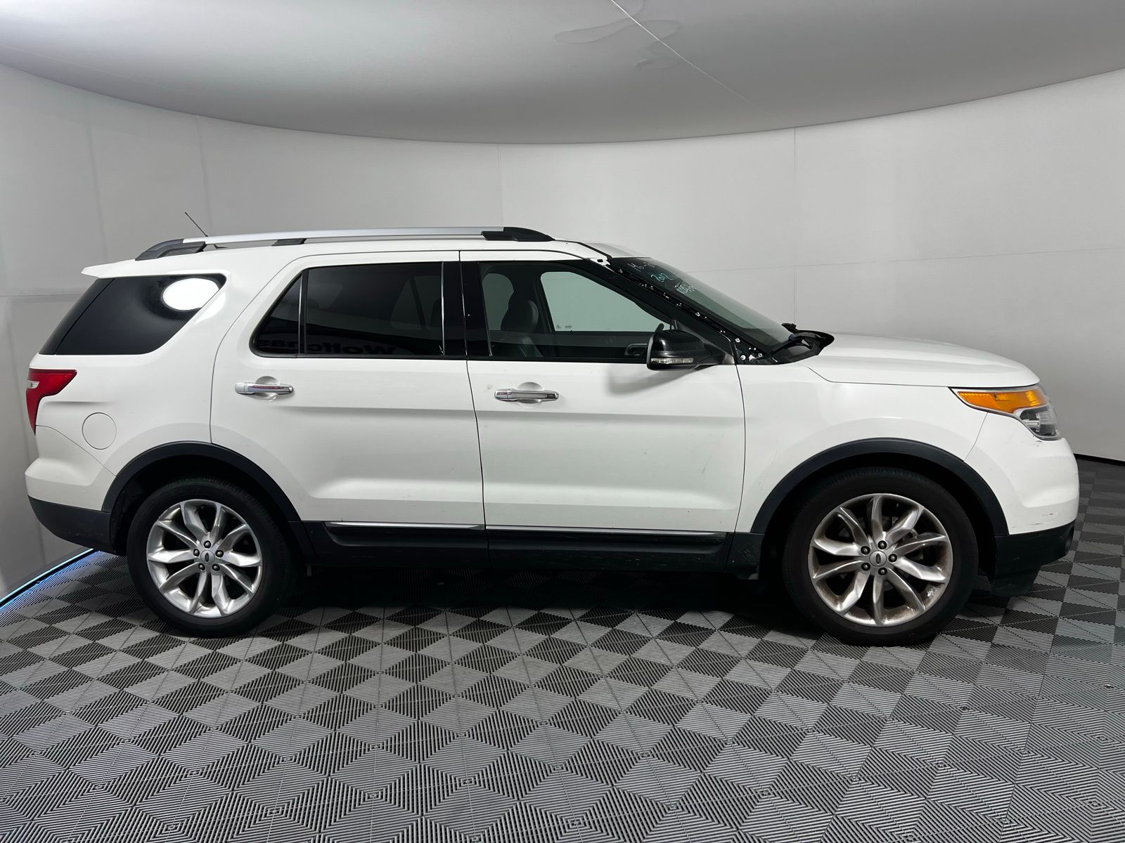 Thumbnail: 2012 Ford Explorer - 4