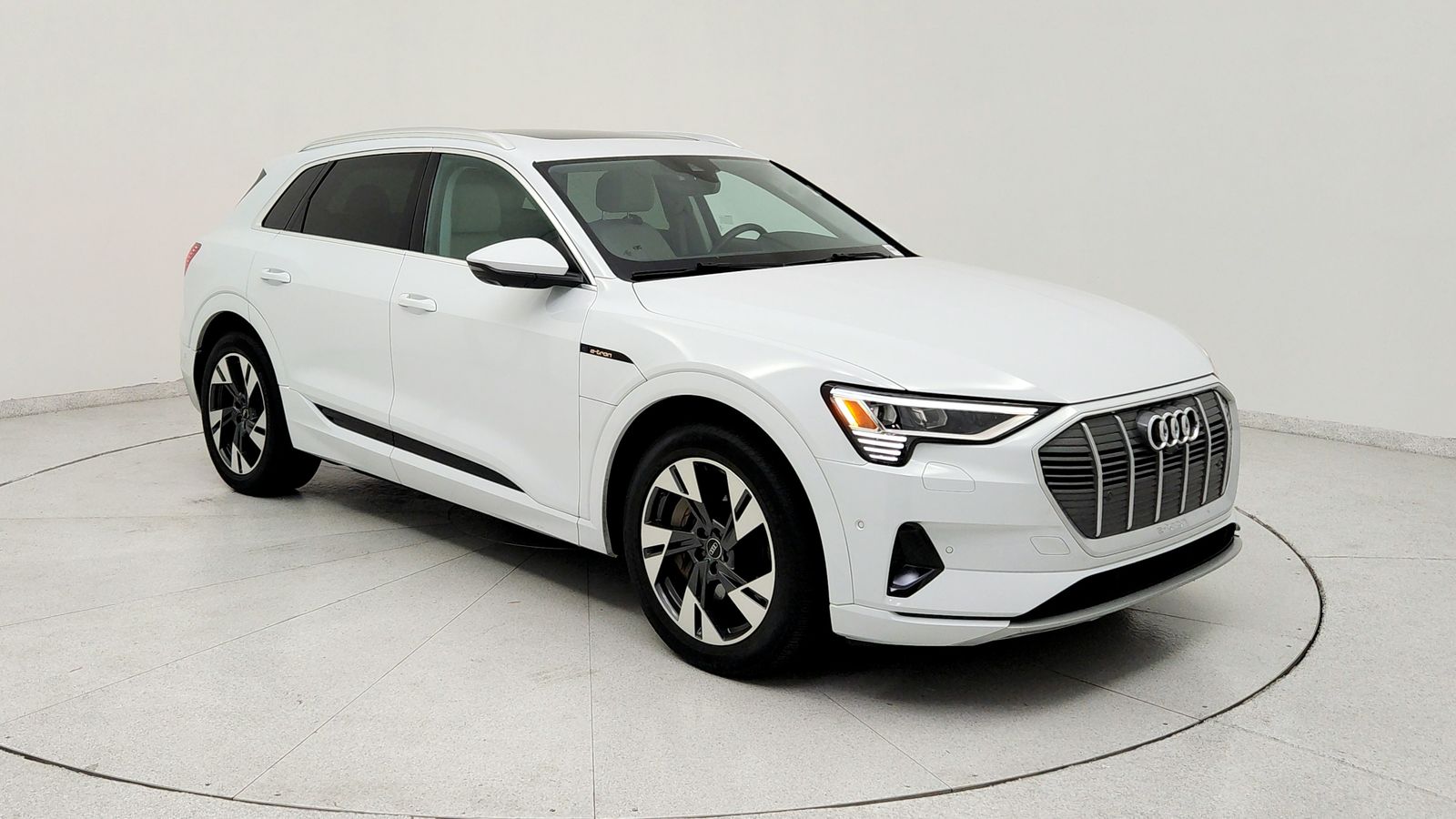 2023 Audi e-tron Premium Plus