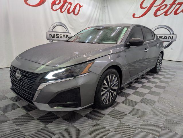 Gray (Gun Metallic) 2024 Nissan Altima Sedan Front-Wheel Drive Continuously Variable Transmission