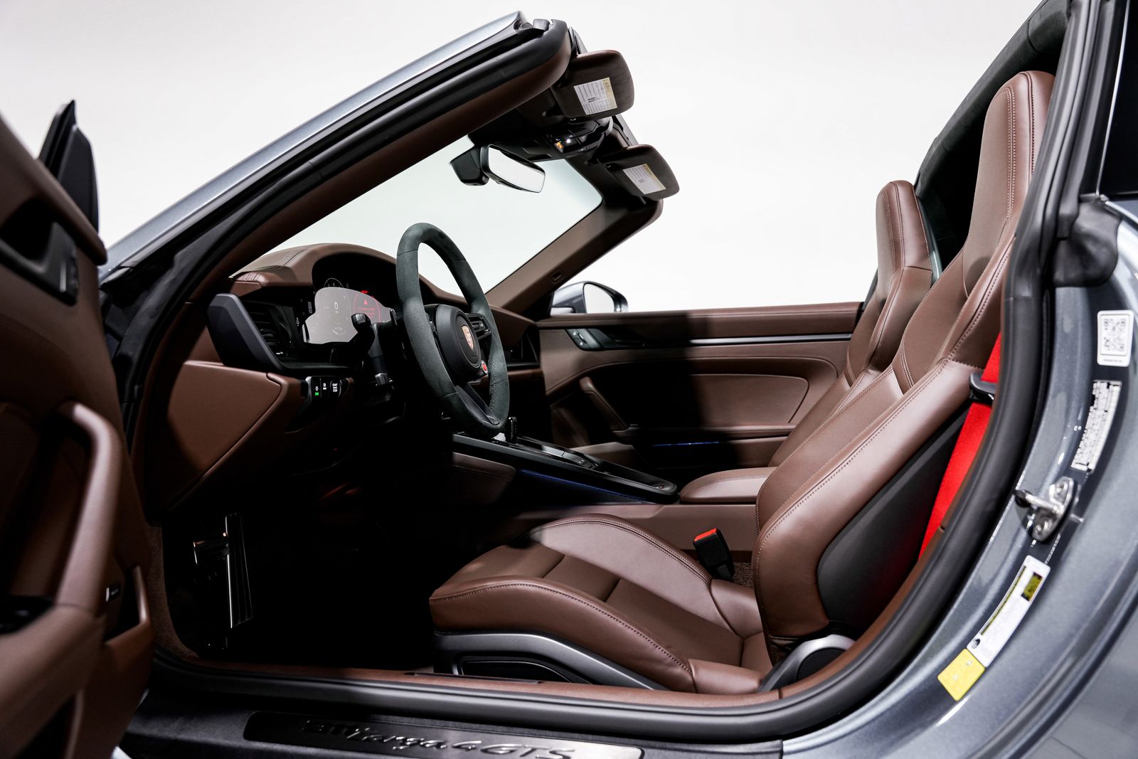 2025 Porsche 911 Targa 4 GTS — photo 23