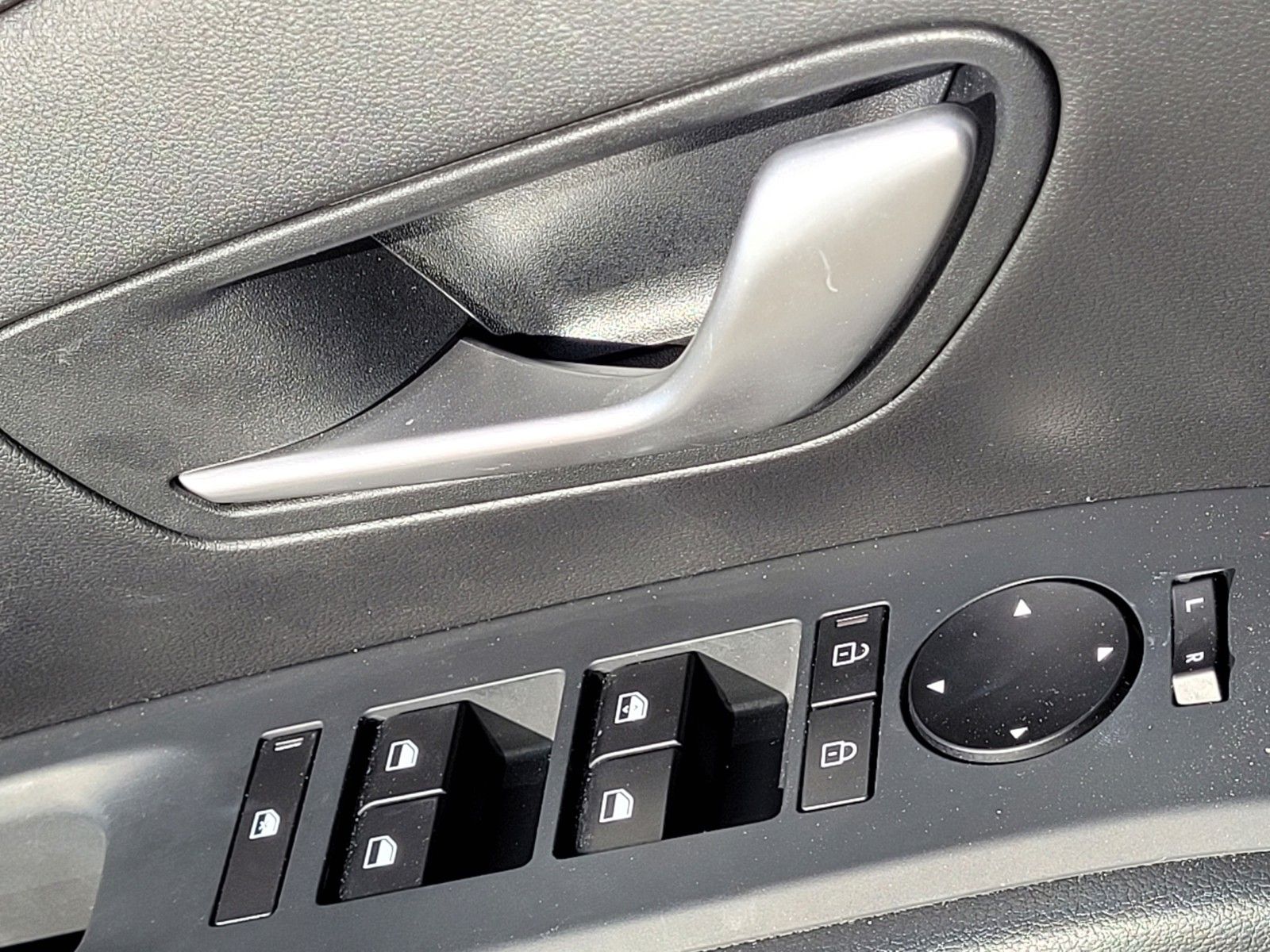 2025 Hyundai Tucson SE - Photo 22