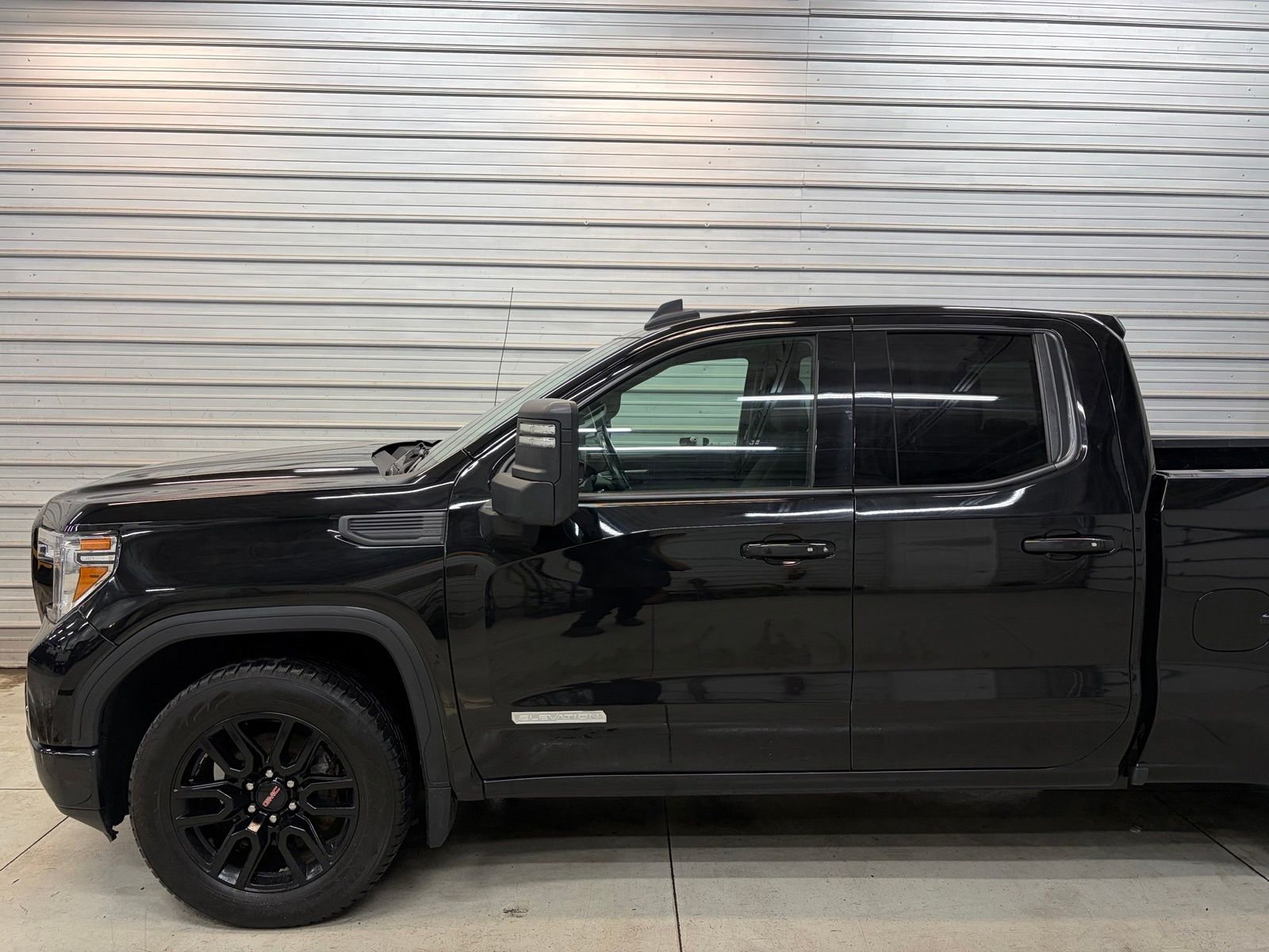 2022 GMC Sierra 1500 Limited Elevation Standard - Image 3