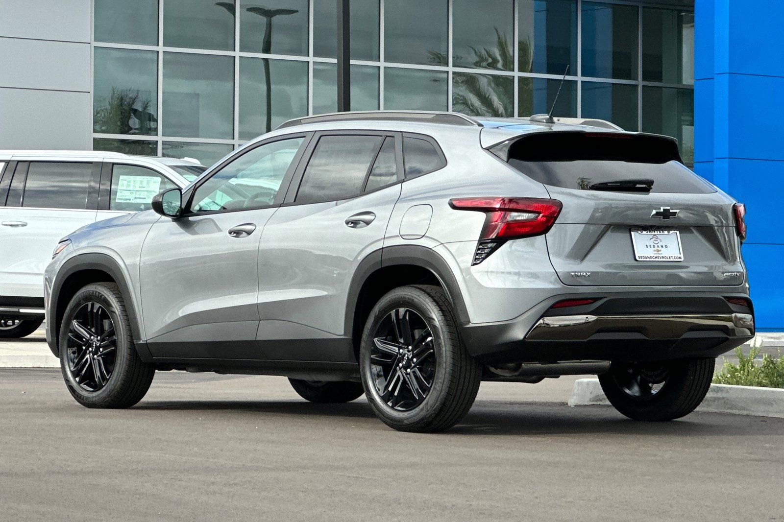 View vehicle photo 6