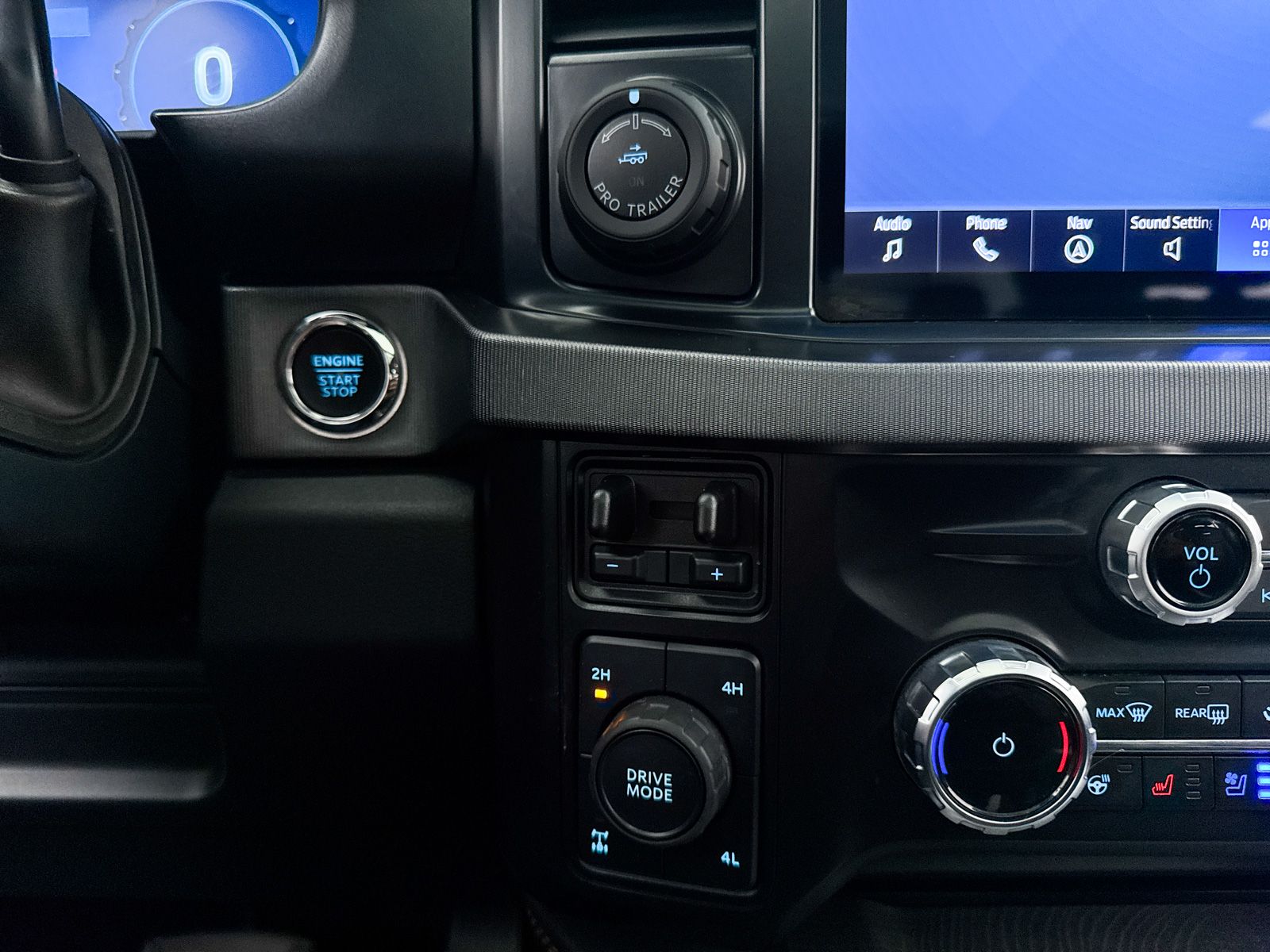 2024 Ford F-350 Super Duty Platinum - Photo 11