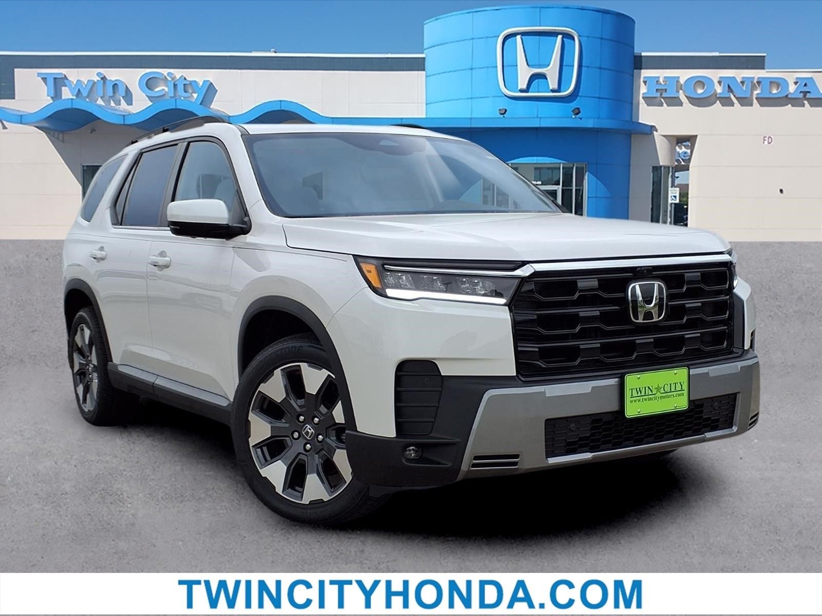 2026 Honda Pilot Touring AWD's photo