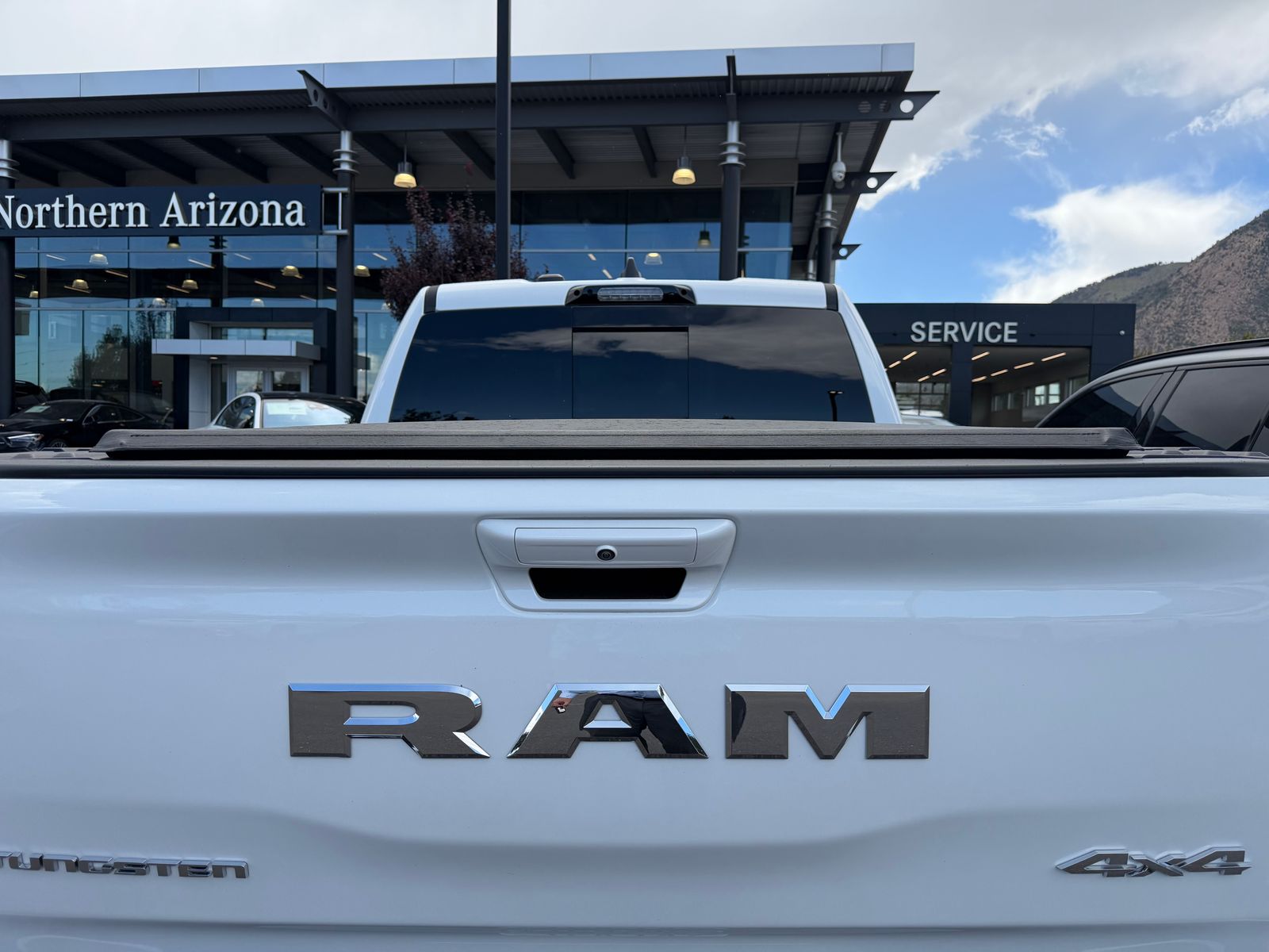 2026 Ram 1500 Tungsten — foto completa 3 de 8