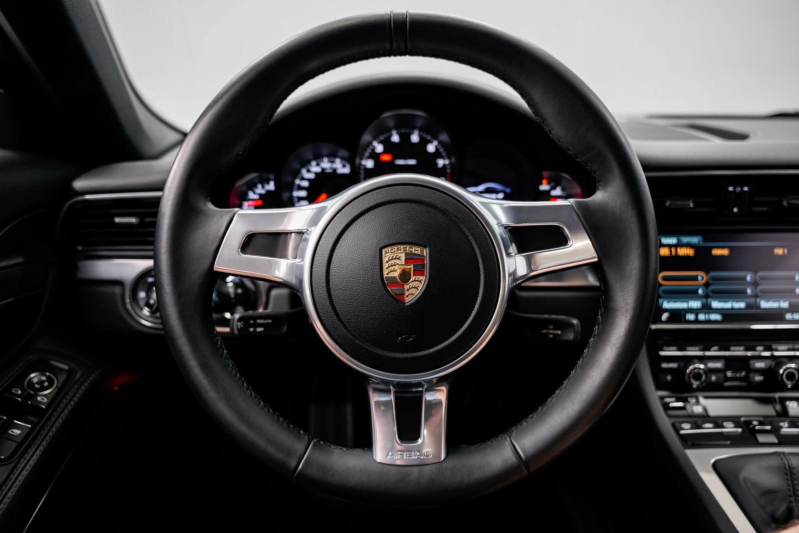 2014 Porsche 911 Carrera 4 — photo 9