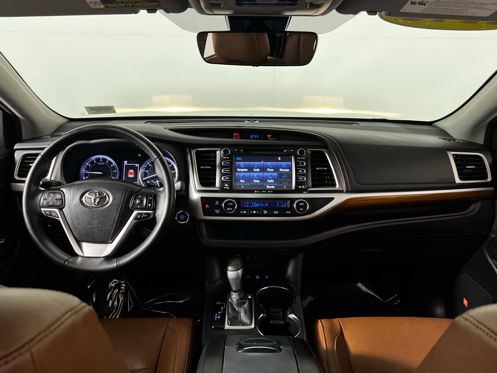 Thumbnail: 2018 Toyota Highlander - 29