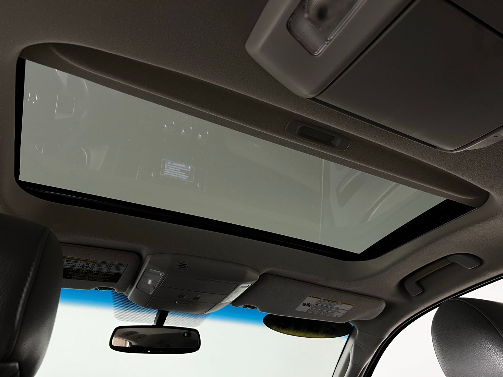 Thumbnail: 2015 Toyota Sequoia - 26