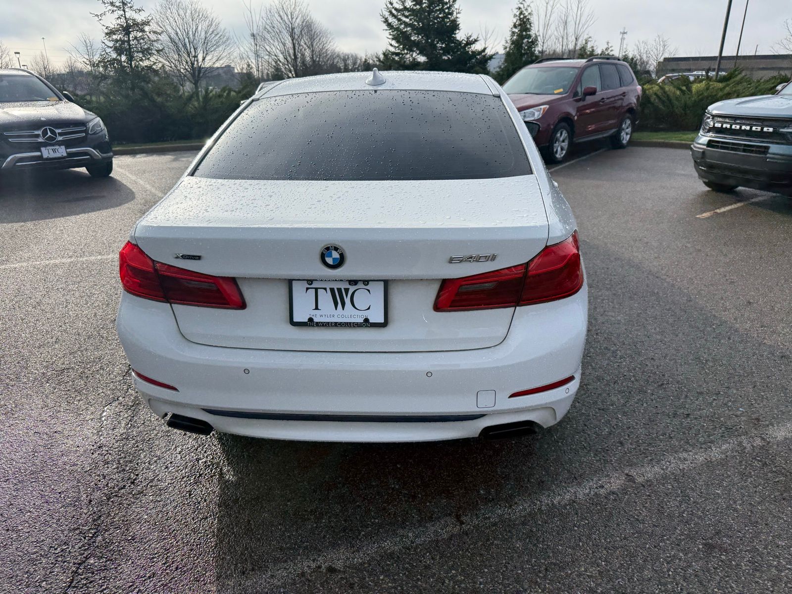 View vehicle photo 6