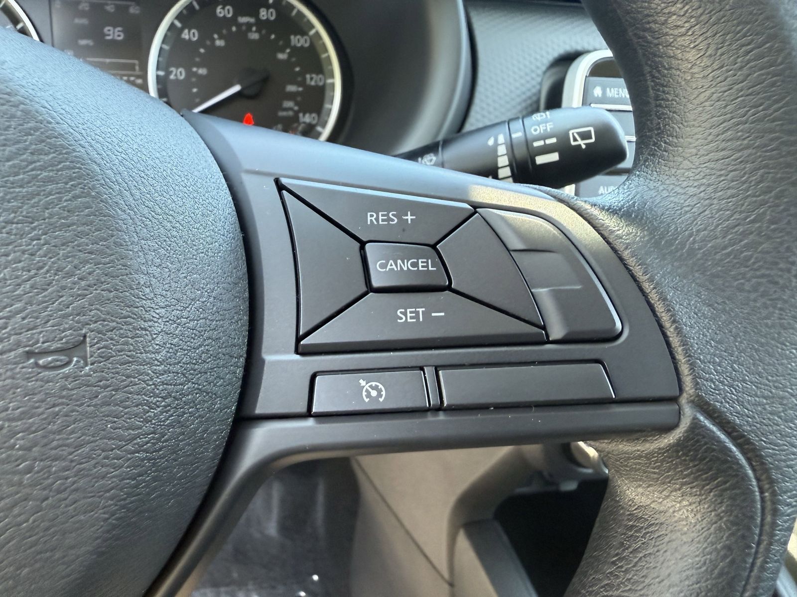 2025 Nissan Kicks Play S photo 10