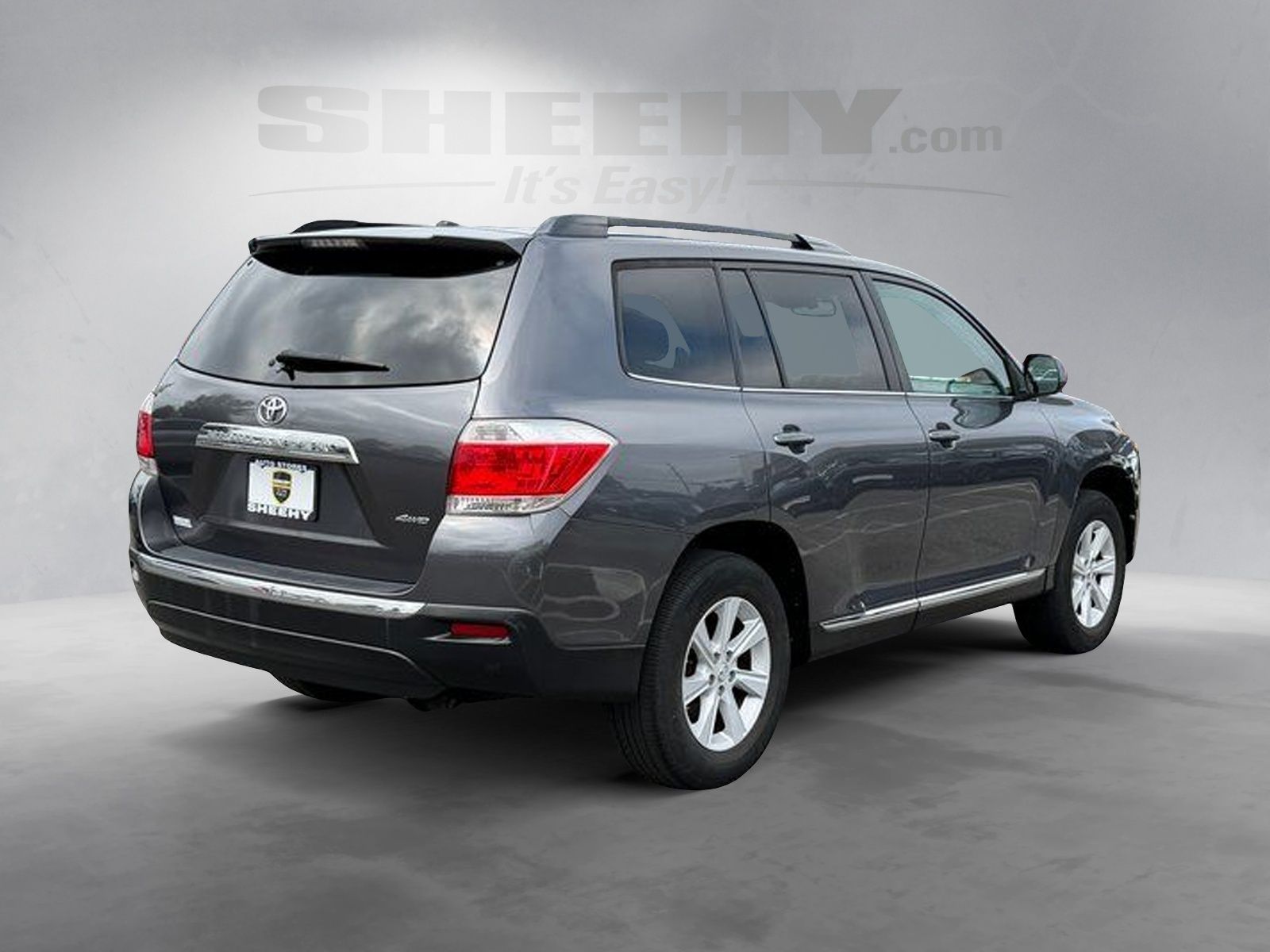 Used 2013 Magnetic Gray Metallic Toyota SE image 15